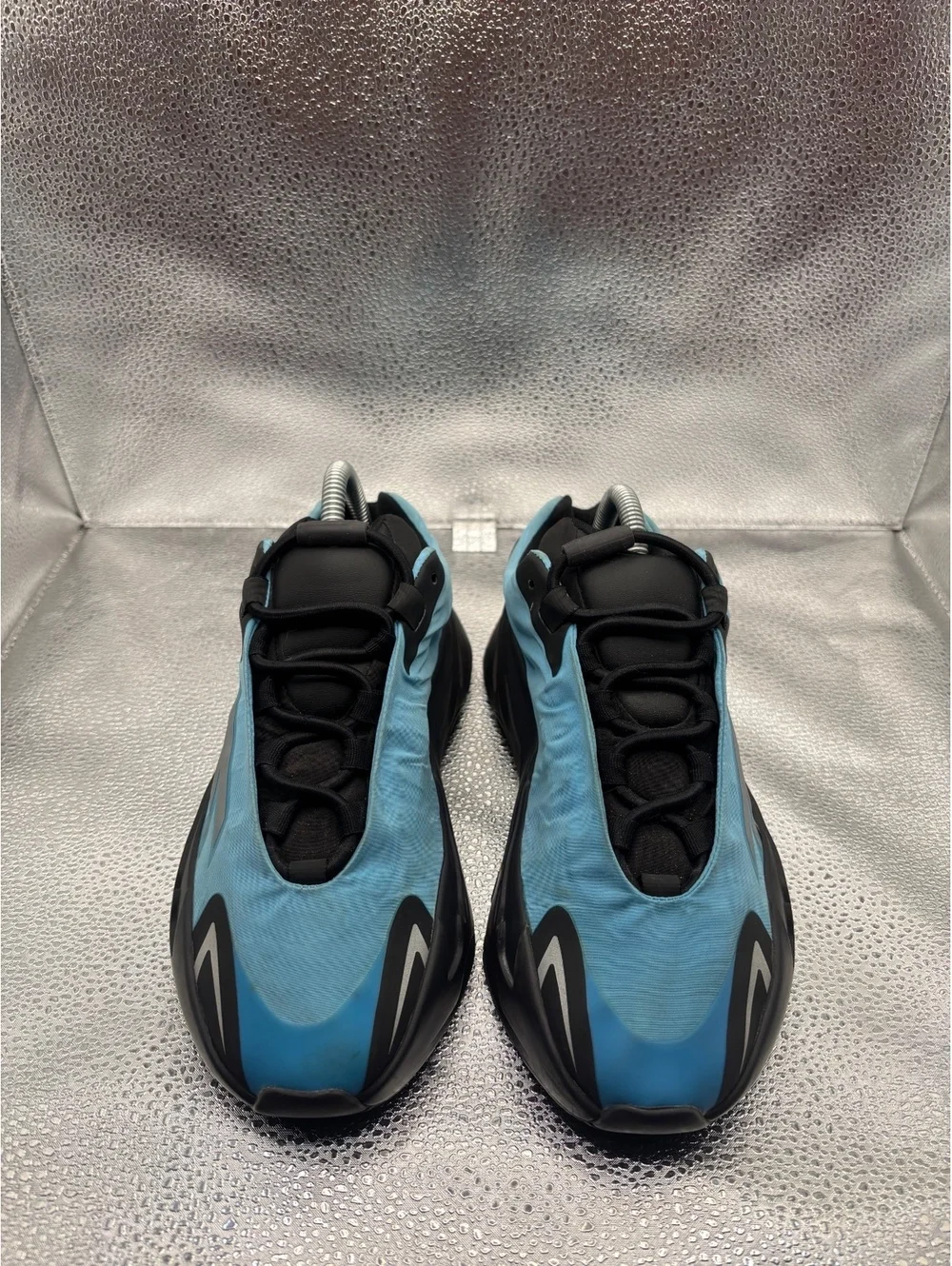 Adidas Yeezy boost 700 MNVN bright cyan